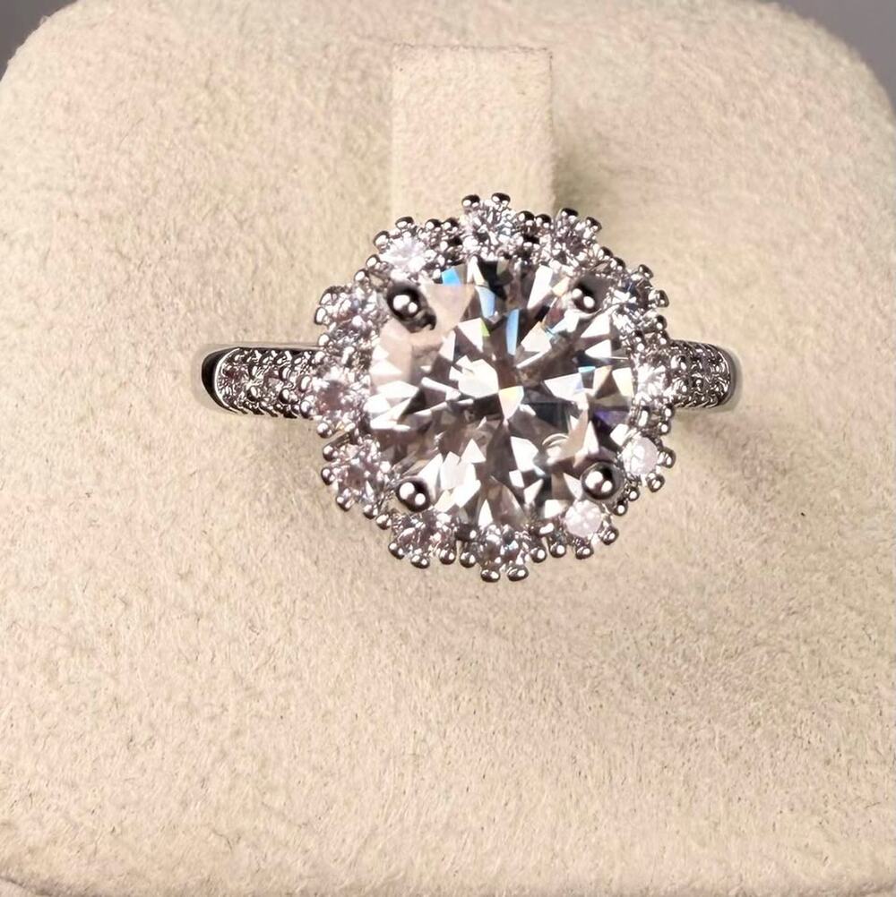 Genuine GRA Certified Moissanite 2 CT Ring Size 7